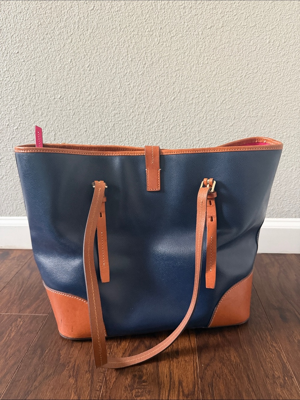 Vintage Dooney & Bourke Navy Tote with Tan Trim and Pink Interior - Picture 10 of 10